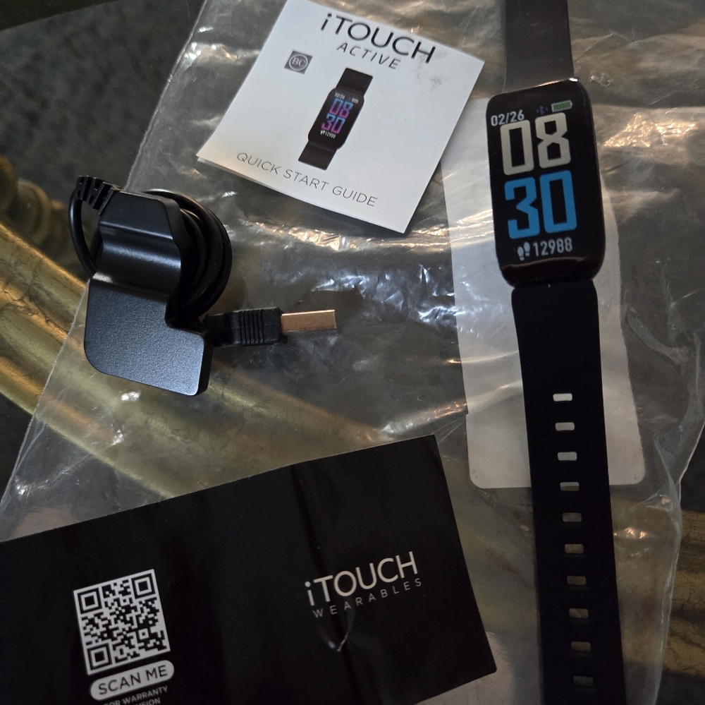 NWOT Itouch Active fitness tracker